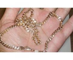 A gold chain was found.